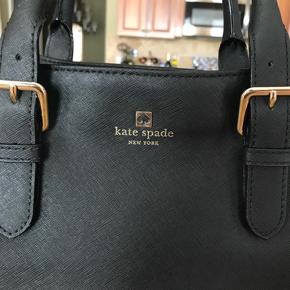 ❤️ OPEN TO OFFERS❤️Black and gold Kate spade purse - Picture 2 of 8